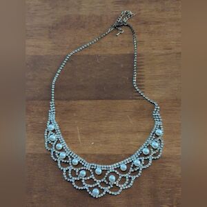 Elegant Pearl and Crystal Necklace